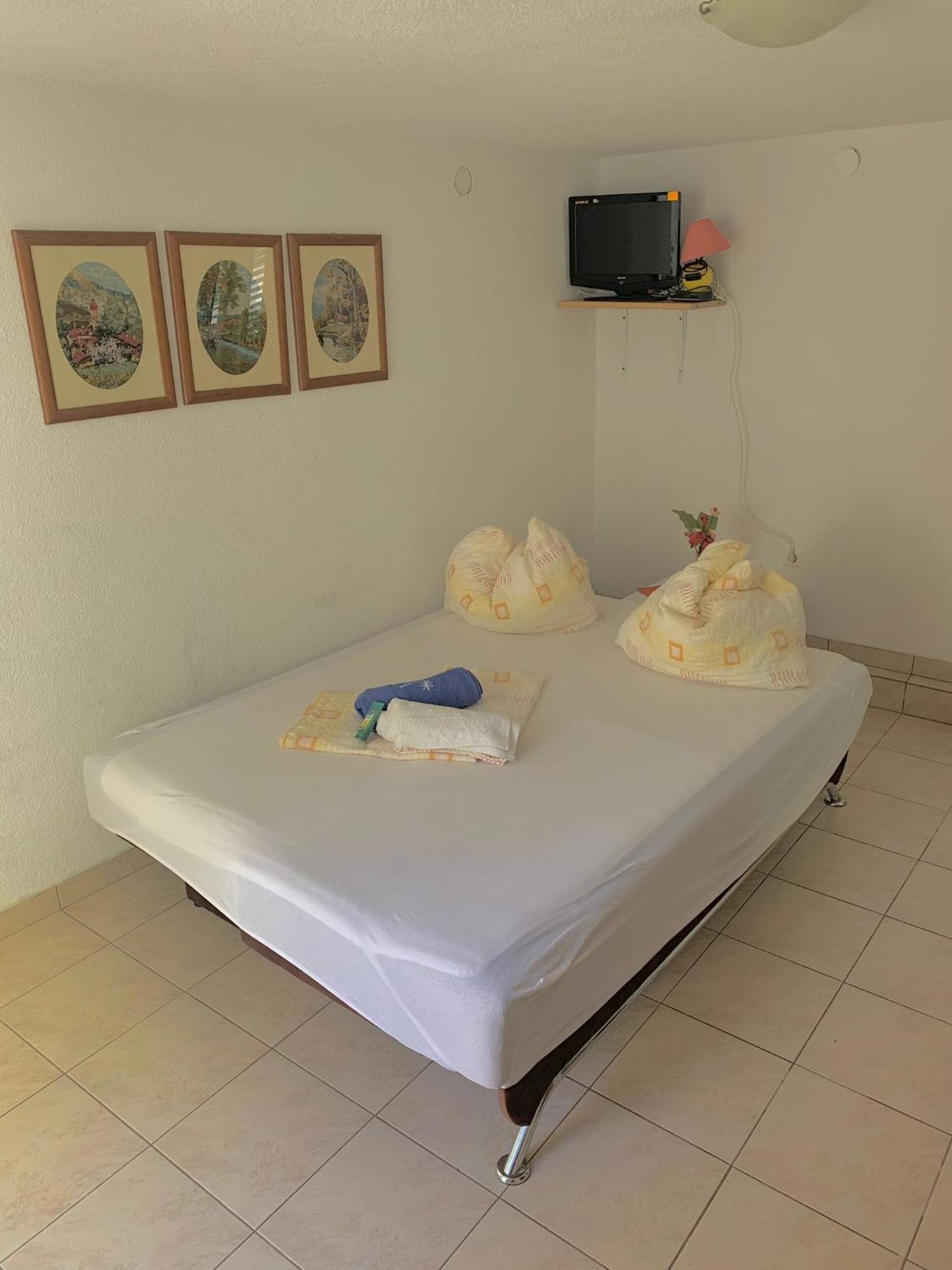 Apartments Petrovic 罗戈兹尼察 客房 照片